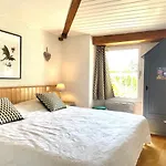 De La Roulliere Апартаменты *