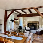 Апартаменты De La Roulliere *